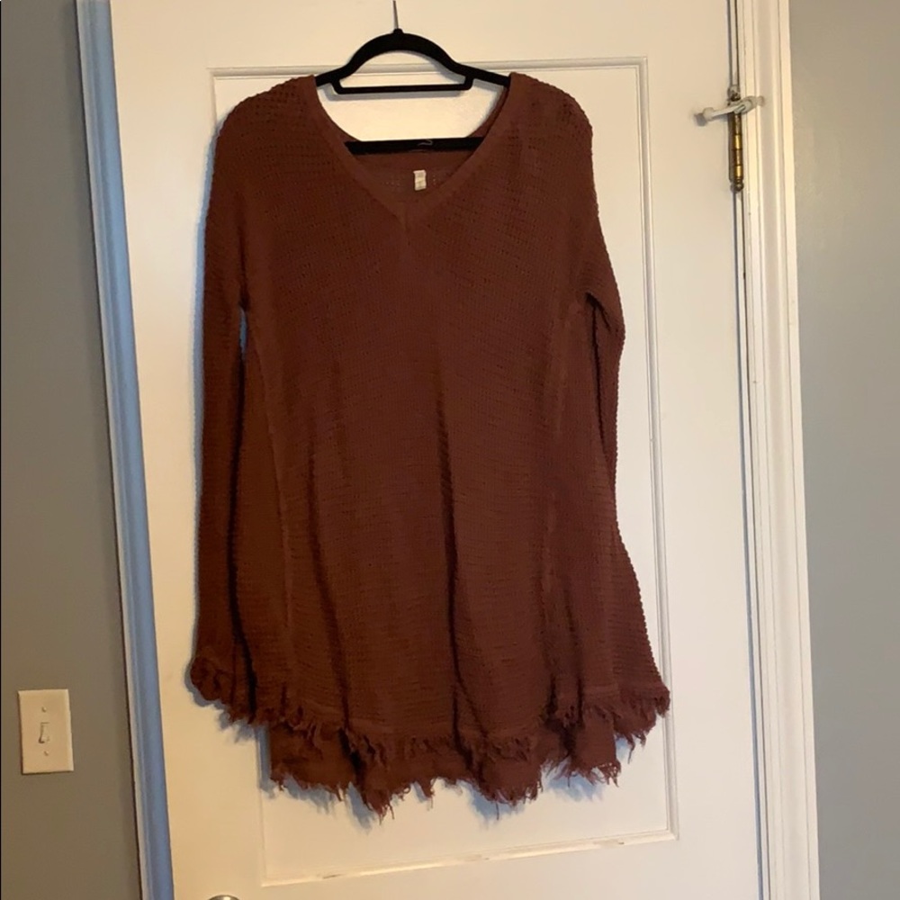 Brown/red sweater